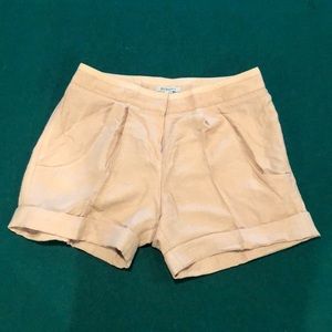 BCBGirls size 4 cream cotton pleated shorts